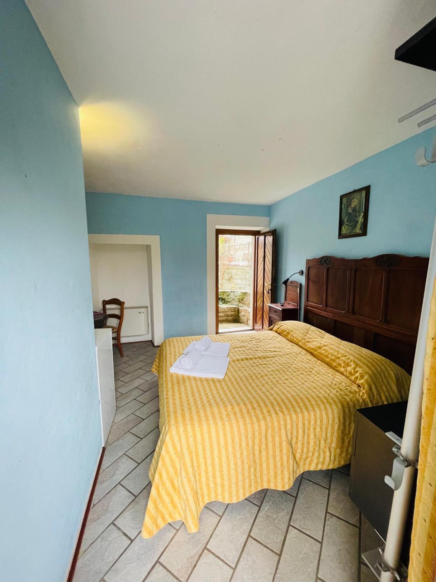 Agriturismo Gallo Cortemilia エクステリア 写真