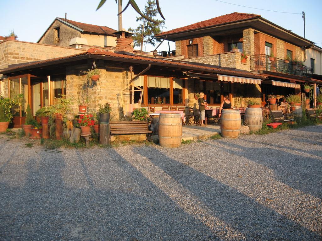 Agriturismo Gallo Cortemilia エクステリア 写真