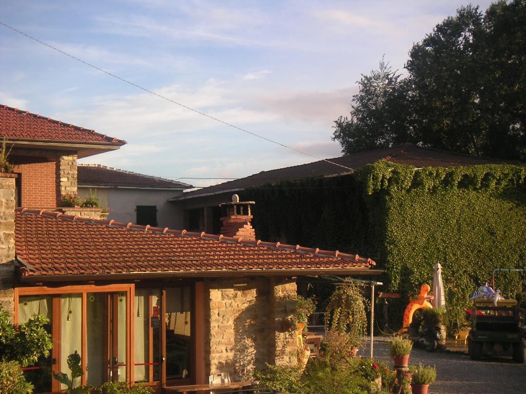 Agriturismo Gallo Cortemilia エクステリア 写真