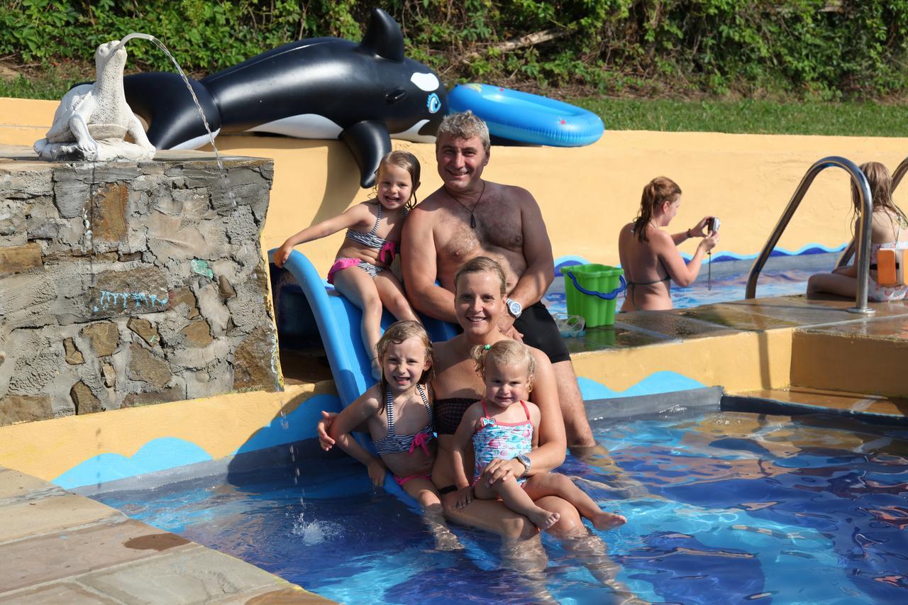 Agriturismo Gallo Cortemilia エクステリア 写真