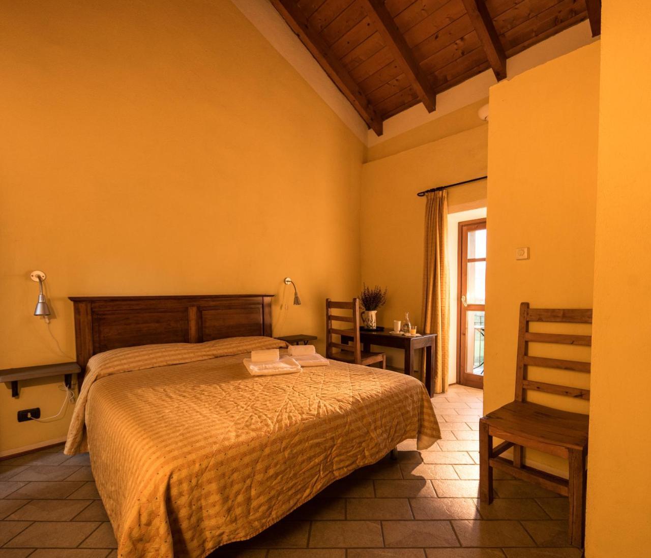 Agriturismo Gallo Cortemilia エクステリア 写真