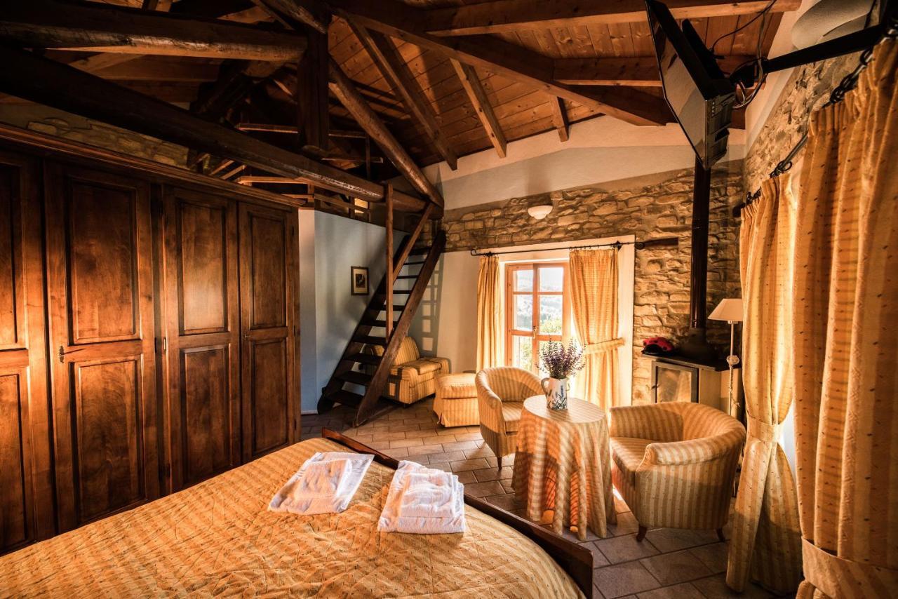 Agriturismo Gallo Cortemilia エクステリア 写真