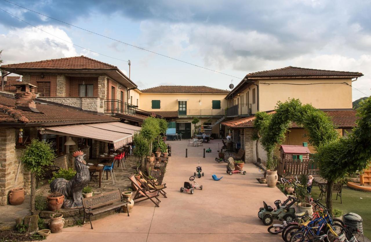 Agriturismo Gallo Cortemilia エクステリア 写真