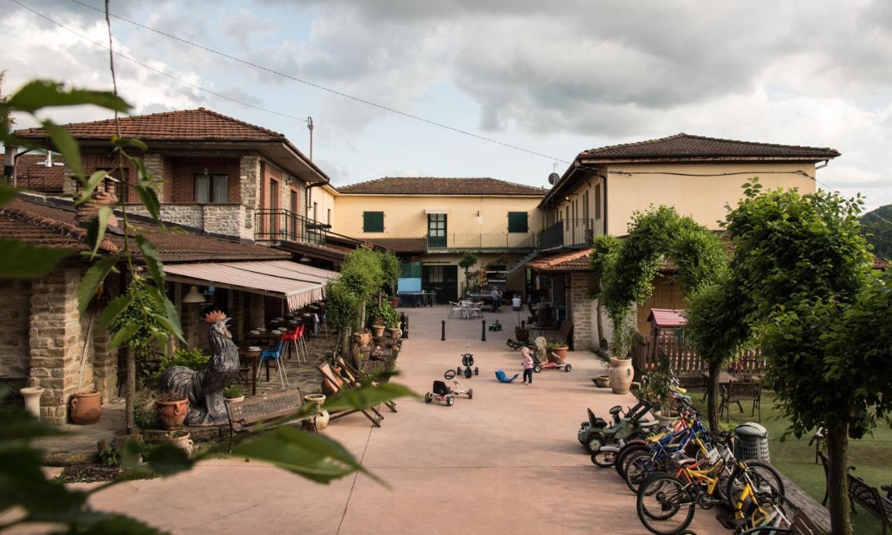 Agriturismo Gallo Cortemilia エクステリア 写真