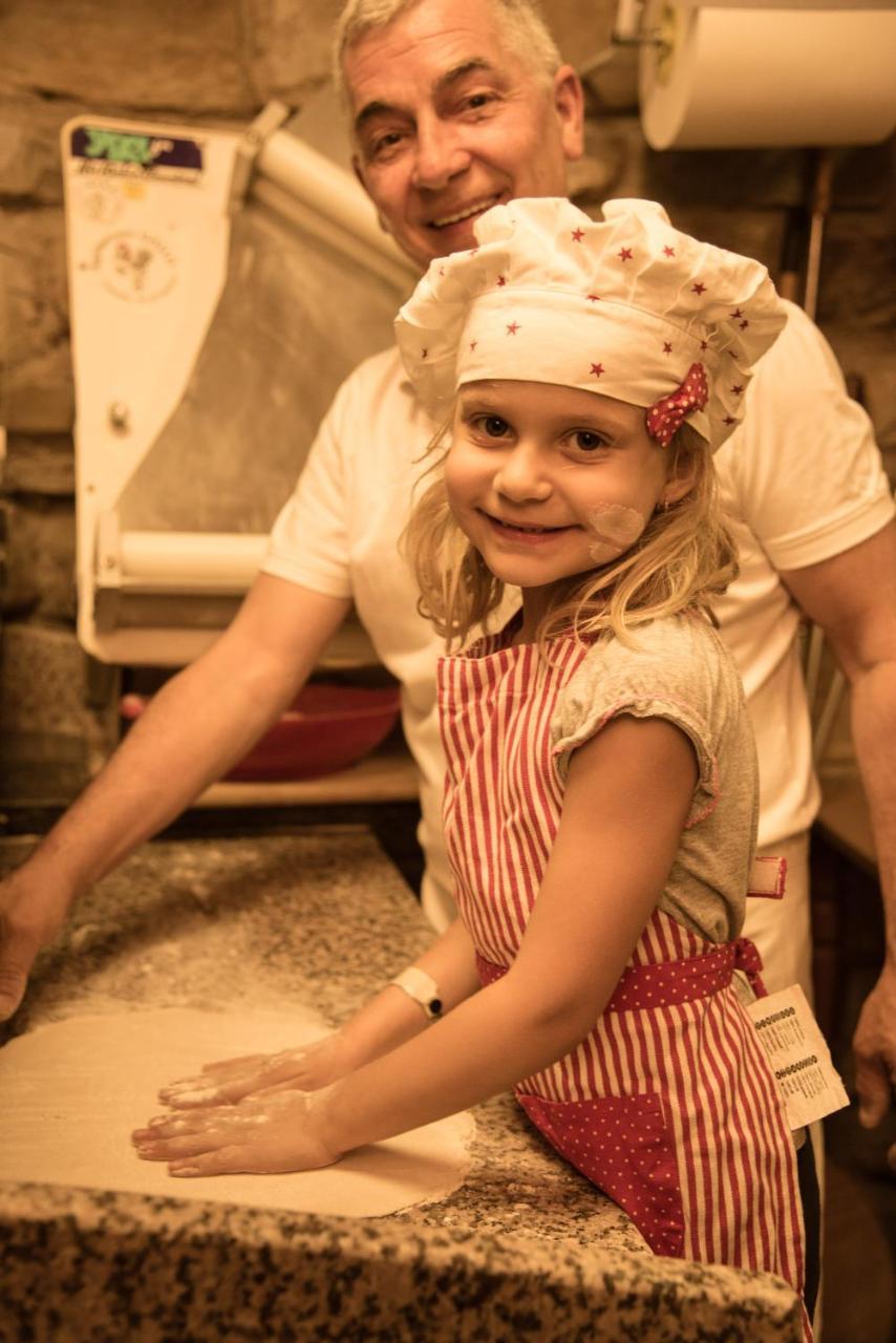 Agriturismo Gallo Cortemilia エクステリア 写真